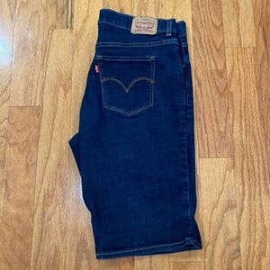 Levi Strauss & Co Bermuda Shorts size 31 Dark wash pockets